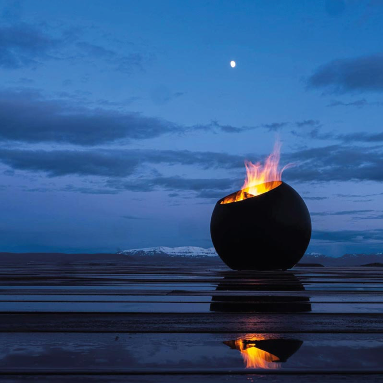 BUBBLE® Architectural firepit Ø700 by FOCUS-CREATION®